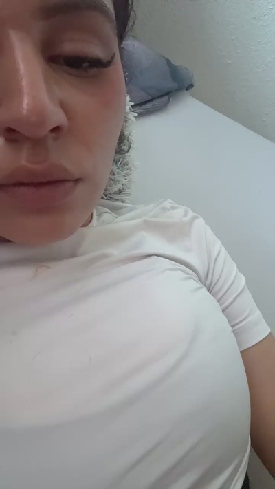 Leylaaash webcam cam4 model stream image