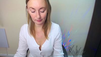 LiaHearts_ live cam on Cam4