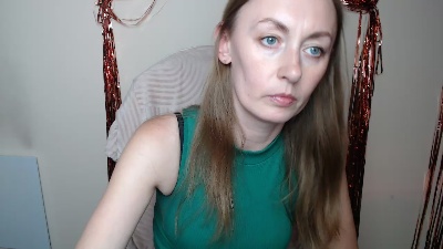 LiaHearts_ live cam on Cam4