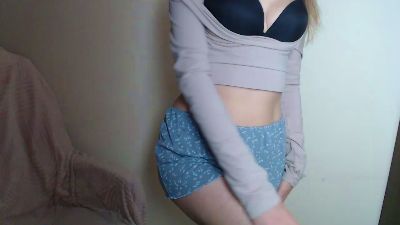 LiaHearts_ live cam on Cam4