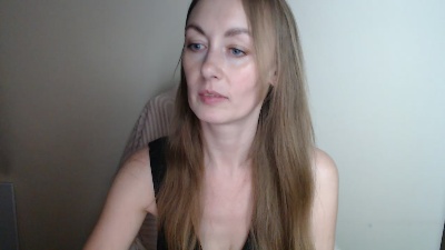 LiaHearts_ live cam on Cam4