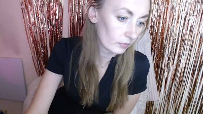 LiaHearts_ live cam on Cam4