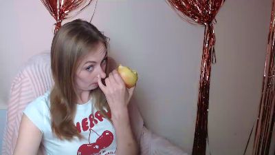 LiaHearts_ live cam on Cam4