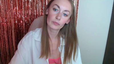 LiaHearts_ live cam on Cam4