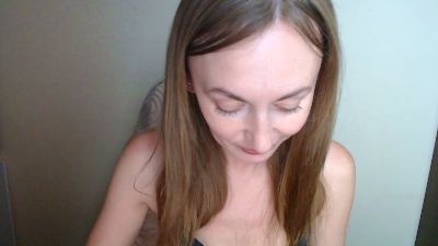 LiaHearts_ live cam on Cam4