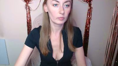 LiaHearts_ live cam on Cam4