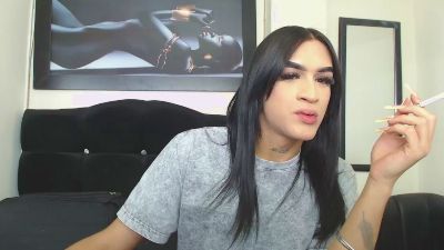 Lia_19 live cam on Cam4