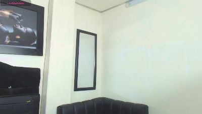 Lia_19 live cam on Cam4