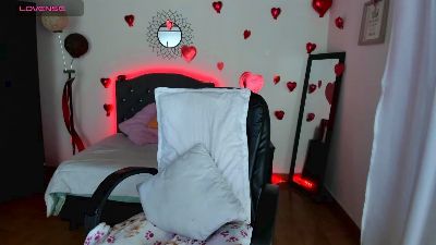Lia_baby live cam on Cam4