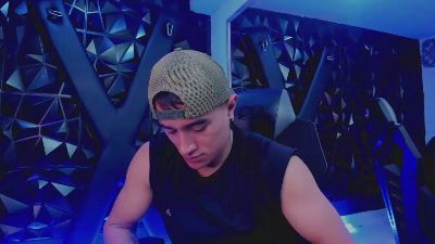 LiamDeep live cam on Cam4