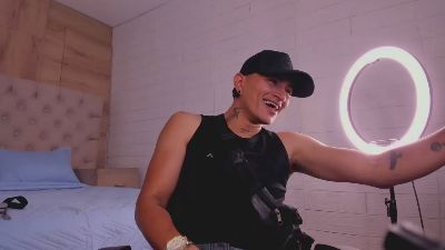 LiamDeep live cam on Cam4