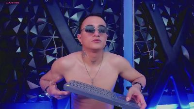 LiamDeep live cam on Cam4