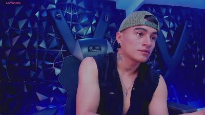 LiamDeep live cam on Cam4