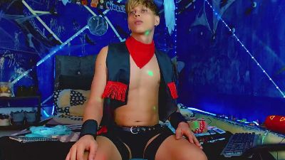 LiamScottt live cam on Cam4
