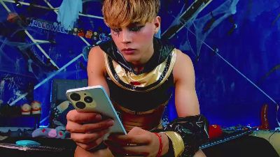 LiamScottt live cam on Cam4
