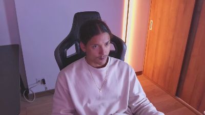 Liam_Volkov live cam on Cam4