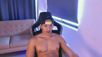 Liam_Volkov live cam on Cam4