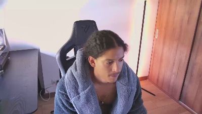 Liam_Volkov live cam on Cam4