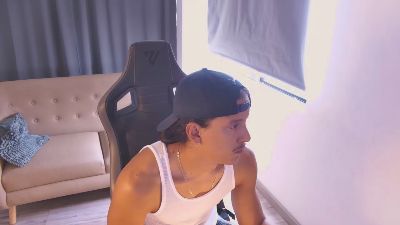 Liam_Volkov live cam on Cam4