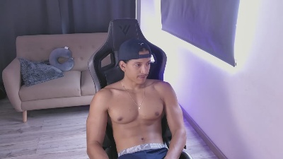 Liam_Volkov live cam on Cam4