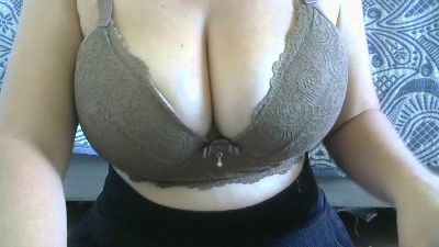Liandra2024 live cam on Cam4