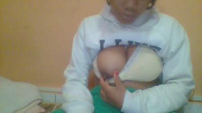 Liannah1 live cam on Cam4