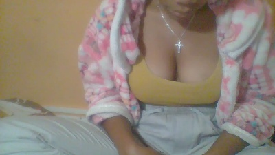 Liannah1 live cam on Cam4