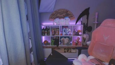 LianneBevels live cam on Cam4