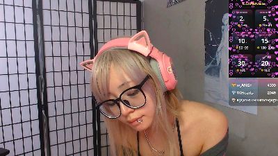 LianneBevels live cam on Cam4
