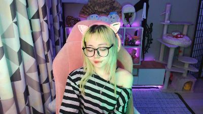 LianneBevels live cam on Cam4