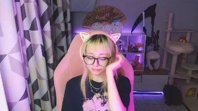 LianneBevels live cam on Cam4