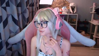 LianneBevels live cam on Cam4