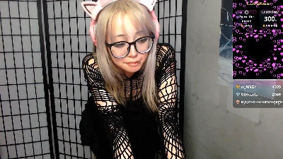 LianneBevels live cam on Cam4