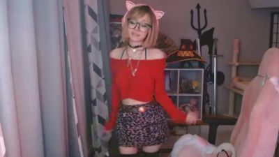 LianneBevels live cam on Cam4