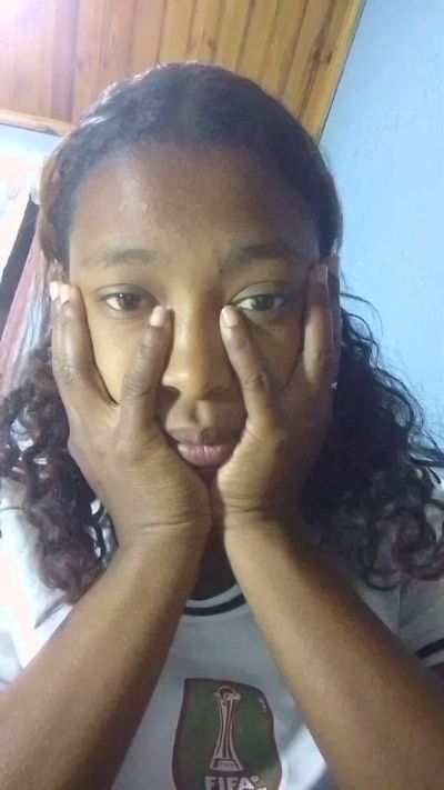 Liantsoa07 live cam on Cam4