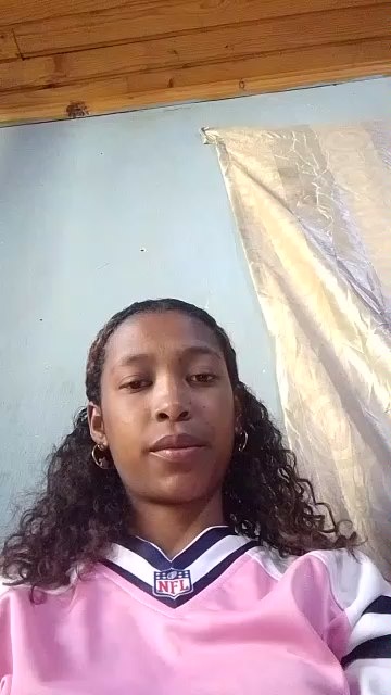 Liantsoa07 live cam on Cam4