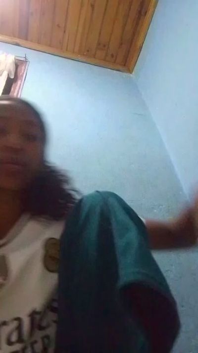 Liantsoa07 live cam on Cam4
