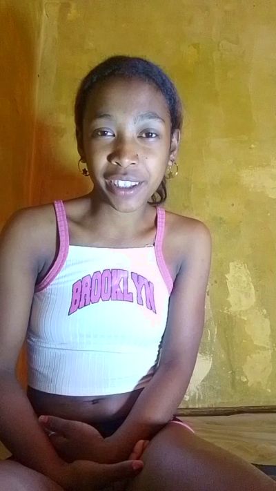 Liantsoa07 live cam on Cam4