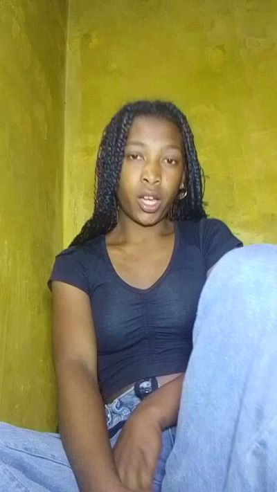 Liantsoa07 live cam on Cam4