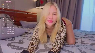 LibbieKarella live cam on Cam4