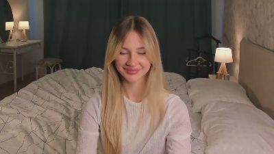 LibbieKarella live cam on Cam4