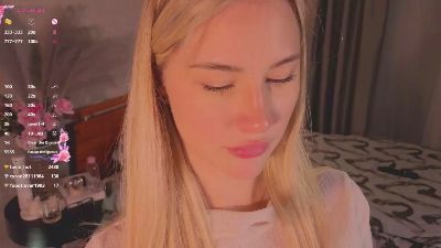 LibbieKarella live cam on Cam4