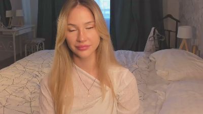 LibbieKarella live cam on Cam4