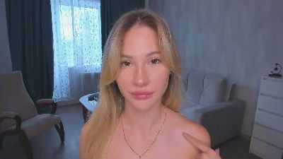 LibbieKarella live cam on Cam4