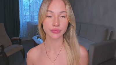 LibbieKarella live cam on Cam4