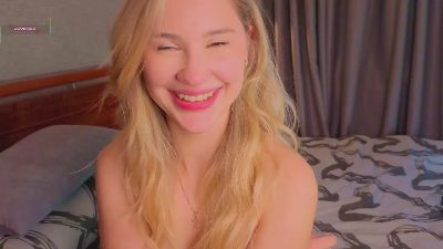 LibbieKarella live cam on Cam4