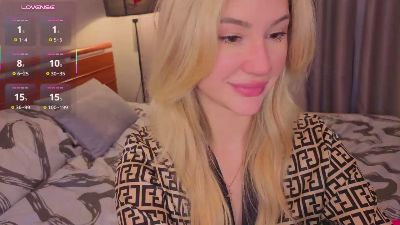 LibbieKarella live cam on Cam4