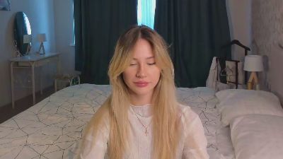 LibbieKarella live cam on Cam4