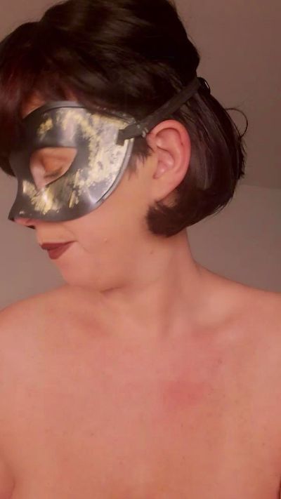 Libellule29 live cam on Cam4