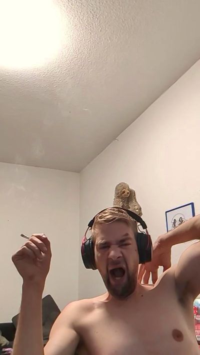 Lienlingsidiot live cam on Cam4
